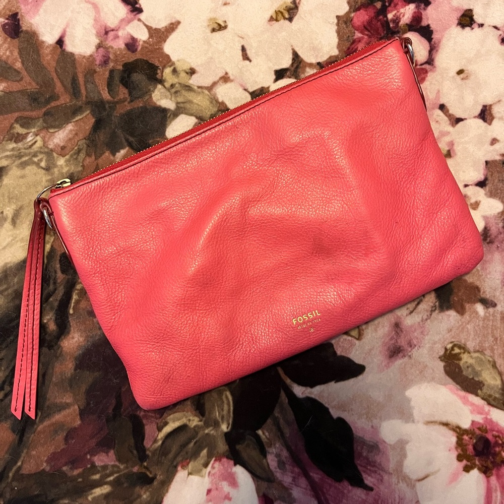 Fossil: Coral Pink Leather Purse